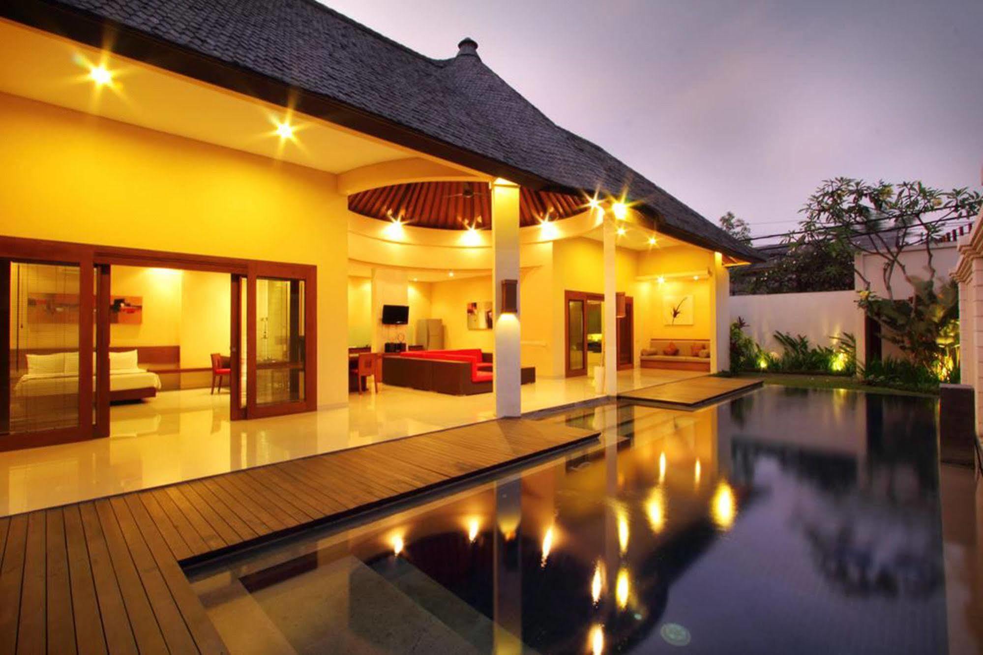 Oval Villa Bali Seminyak  Exterior photo